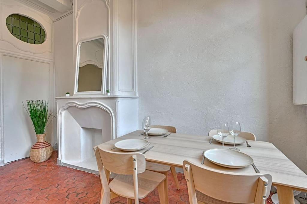 Les Brunes - Wi-Fi - Centre Ville - Proche Theatres Avignon Luaran gambar